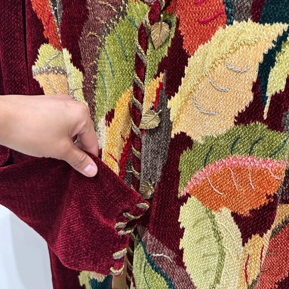 Women's Multicolor Leaf Pattern Sweater - Picture 4 of 5